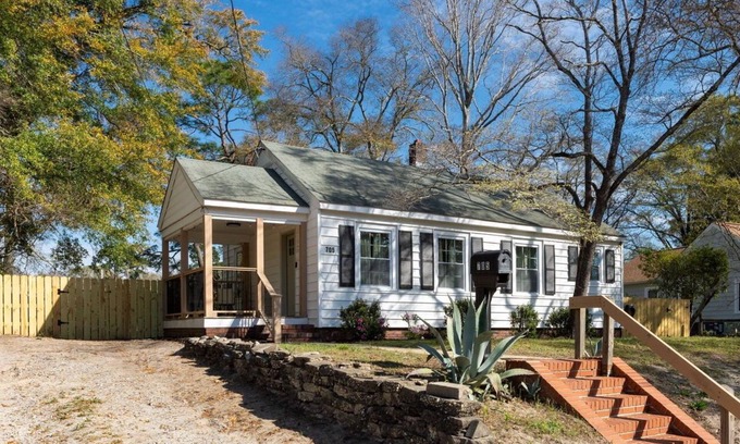 Wilmington Casa | Ivey Cottage: 5 min to Downtown & Pet Friendly!