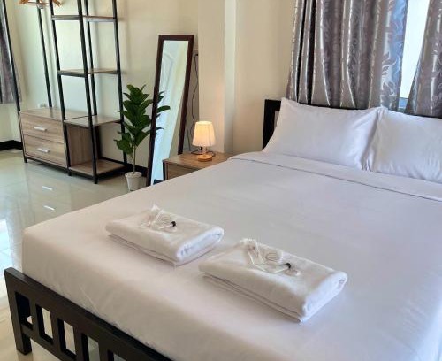 Si Racha Casa | Ivory House Sriracha