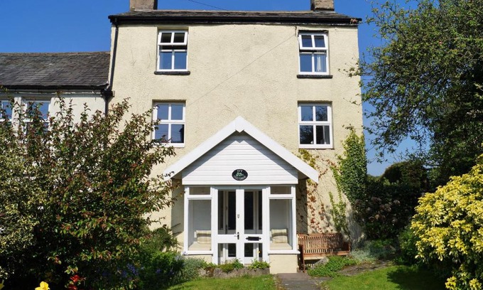 Carnforth Casa | Ivy Cottage, Carnforth