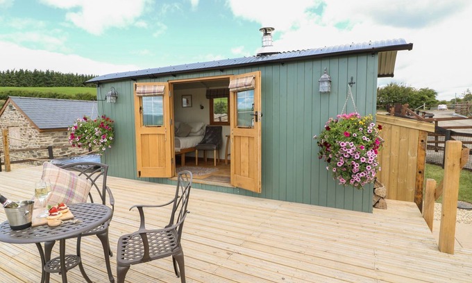Rhayader Apartamento | Ivy's Way - Delightful Pet Friendly Shepherds Hut Sleeping 2