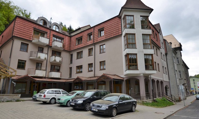 Jachymov Apartamento | Estancia de esquí y ciudad en Jáchymov