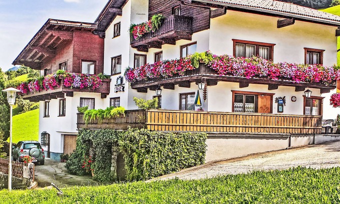 Schwaz Apartamento | Jägerhof by Interhome