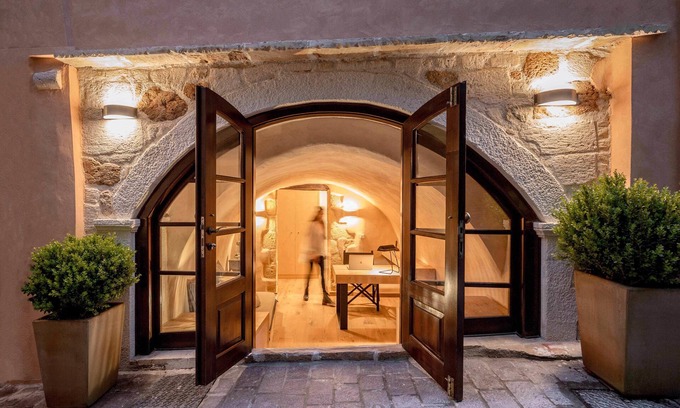Old Town Casa | J&G Suites