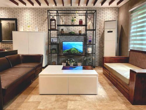 Santo Domingo Casa | J V BIG FAMILY HOME 4BR 5T&B in Quezon City !