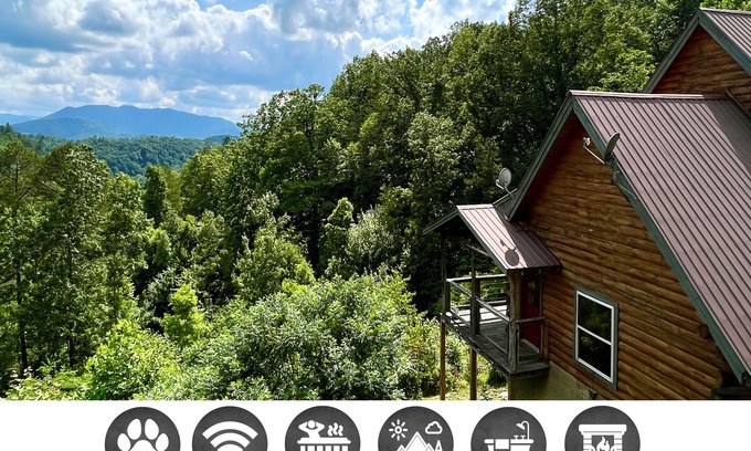 Townsend Cabina | J Willy's Refuge: Pet Friendly, Free Attraction Tickets, Hot Tub, Mtn View