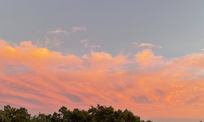 Wimberley Cabina | Jackrabbit Cabin is a quiet Hill Country retreat with vistas and dark skies.