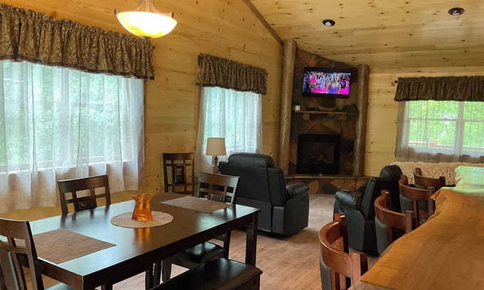 Large Cabina | JACKSON HILL CABIN