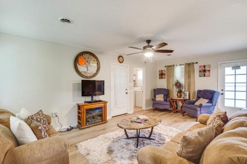 Tougaloo Casa | Jackson Home with Patio, 2 Grills and Ping-Pong Table!