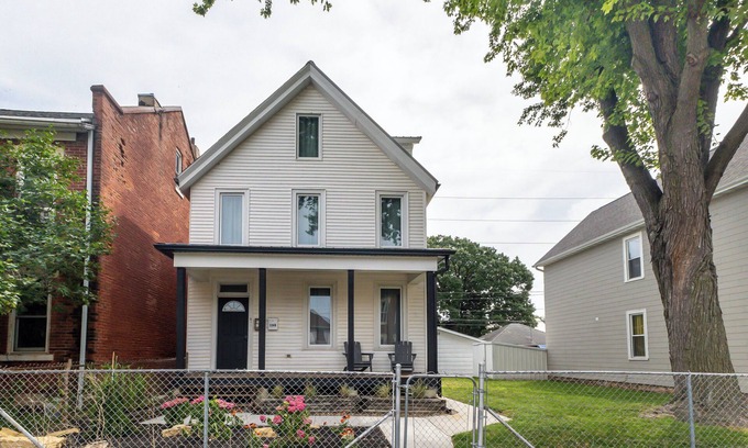 Dubuque Casa | Jackson Street Suite House
