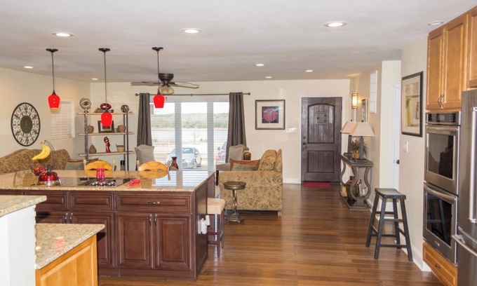 Langston Cama Y Desayuno | Jacob's Suite at Ballards by The Lake