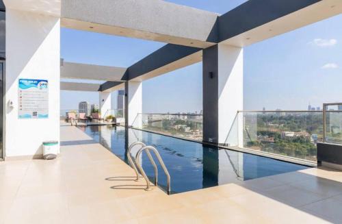 Westlands Apartamento | Jacqueline Ks Apartment, Escada