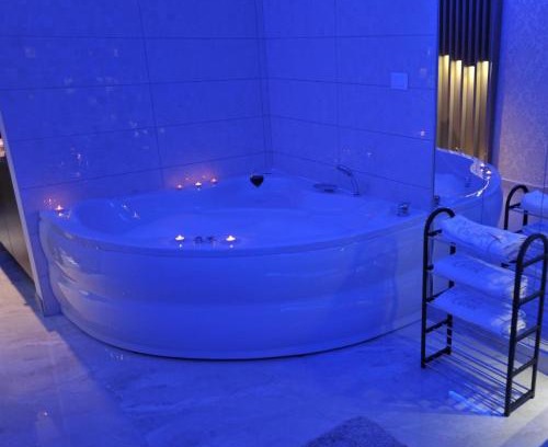 Cacak Apartamento | Jacuzzi Apartman De Lux - Cacak