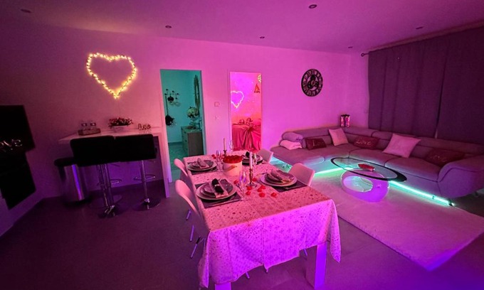 Freneuse Apartamento | Jacuzzi Appartement love room