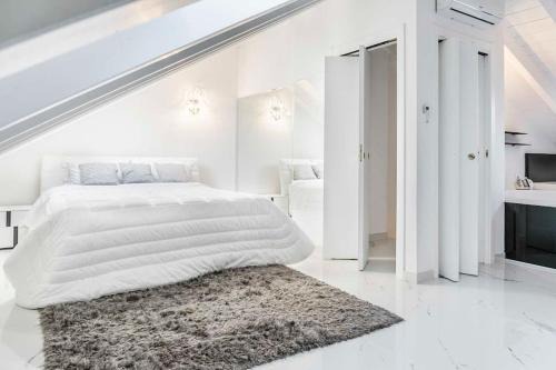 Milan Apartamento | Jacuzzi Duomo Suites - Free Parcking AC Wi-Fi