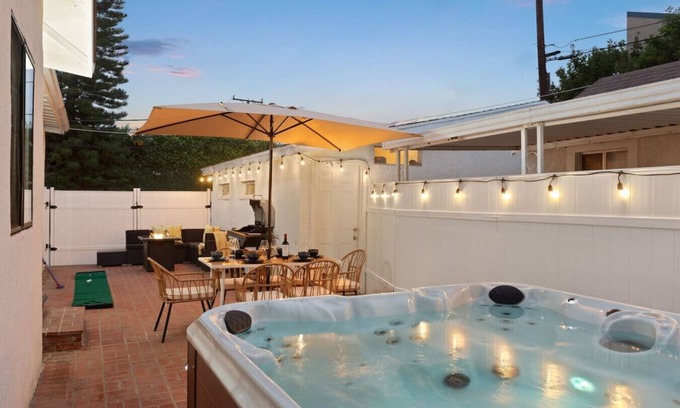 Clarkdale Casa | Jacuzzi|PacMan|PS4|Darts|Fireplace| Parking| Grill