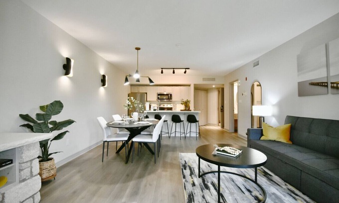 Oro-Medonte Apartamento | Jacuzzi Suite with full kitchen