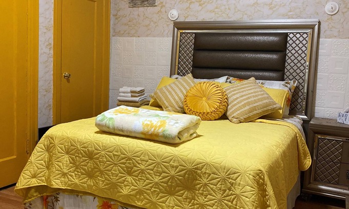Crown Heights Apartamento | JAD Hosts Sunburst Crown Heights on the Parkway near MTA Subways &:Buses