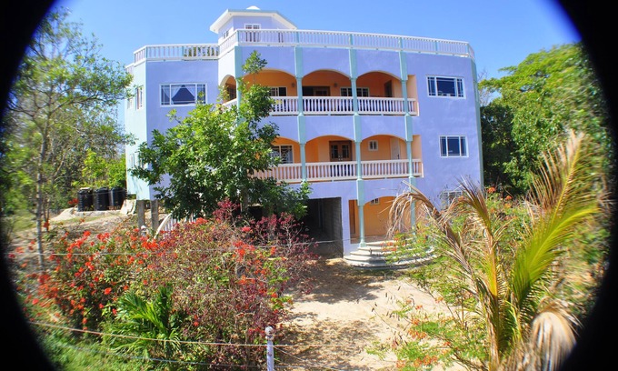 West End Casa | Jah Freedom Inn Negril