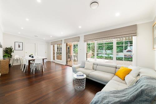 Artarmon Casa | Jam Home Chatswood CBD near Shops & Station