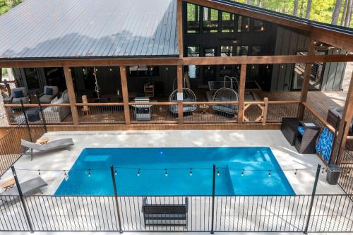 Pickens Casa | Jam, Swim, Play - Pool, Hot Tub, Ping Pong, Arcade