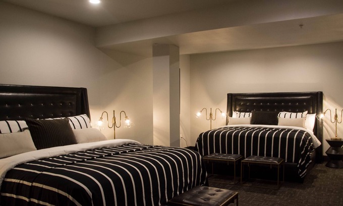 Okoboji Hotel | Suite ejecutiva James Bond