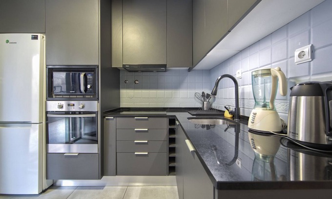 Linda-a-Velha Apartamento | Jamor Terrace by Homing