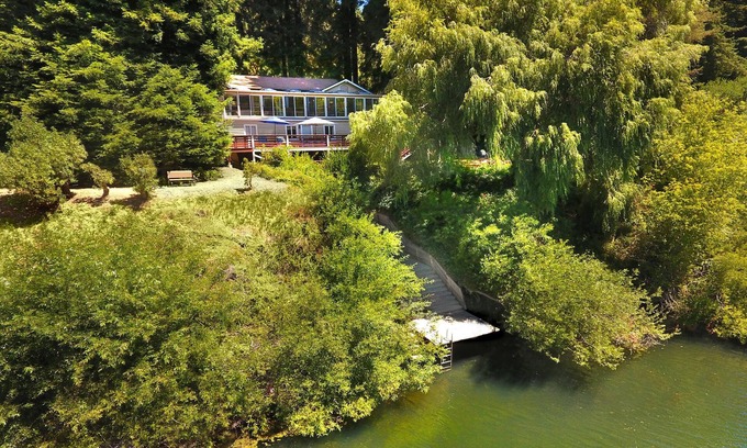 Monte Rio Casa | Jan - Mar Special 829 per night Historic Riverfront Estate 5 / 5.5 + Hot Tub