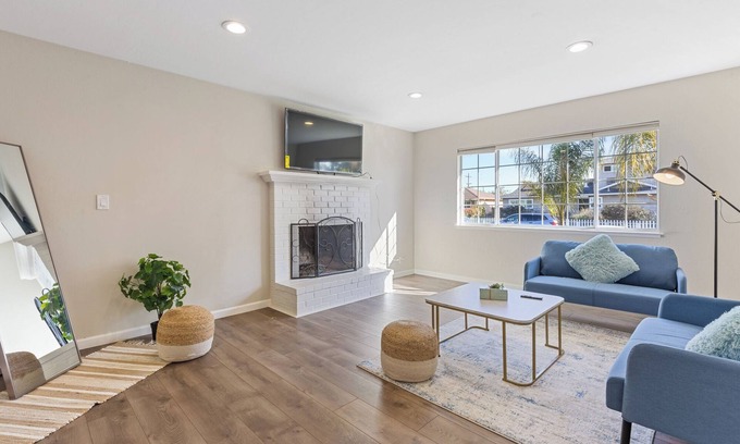Cambrian Casa | JANE'S HOME - Homely 3b2b Single Family House