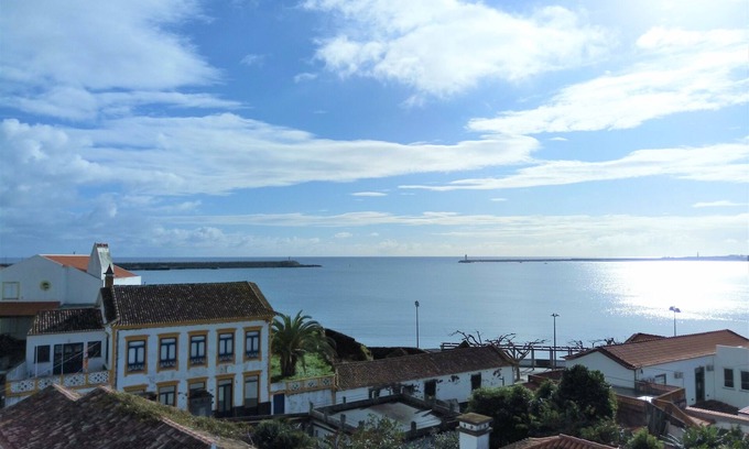 Praia da Vitoria Apartamento | Janelas da Praia, Apartamento junto a la playa.