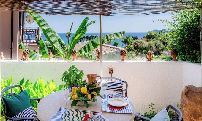 Letojanni Apartamento | Espectacular vista al mar jazmín, maravillosa terraza, wi-fi.