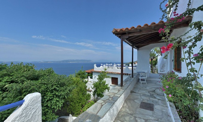 Xanthi Region Casa | Casa de jazmín. Vista privilegiada sobre el mar Egeo. Acceso al mar desde el parque privado.