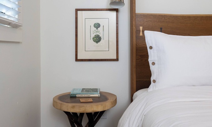 Los Alamos Apartamento | Jasmine residence, located downtown between the Union Hotel & Bells restaurant.