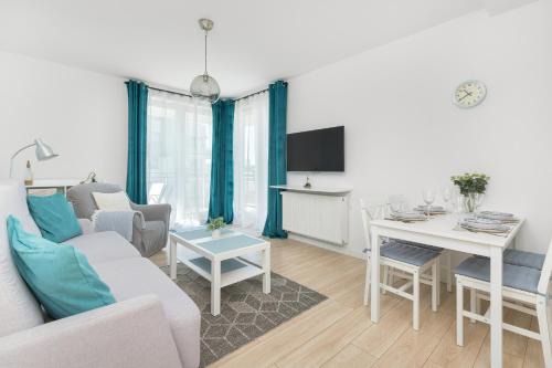 Pogorze Apartamento | Jasny & Przestronny Apartament z Balkonem i Parkingiem by Rent like home
