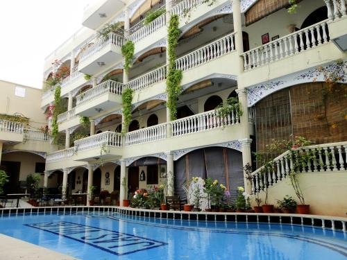 Bani Park Hotel | Jasvilas