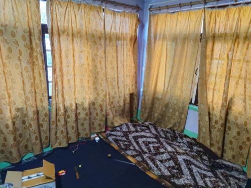 Srinagar Cama Y Desayuno | Javed bhat