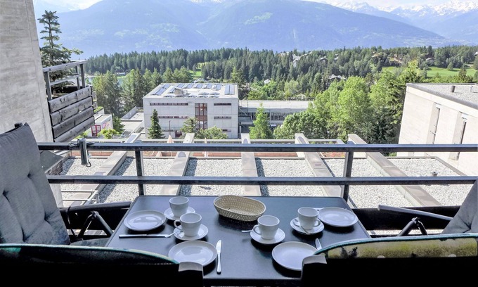 Montana Apartamento | Jeanne D'Arc Apt. H2-49 by Interhome