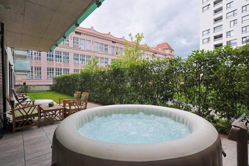 Cierny Balog Apartamento | Jegeho Family Escape with garden, hot tub and free parking