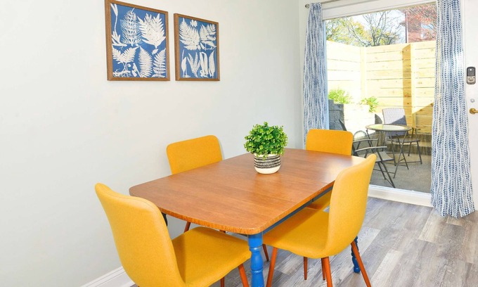 College Hill Apartamento | Jennifer's College Hill Apartment Private Entry & Patio