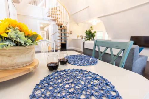 College Hill Apartamento | Jennifer's Loft Apartment Historic College Hill with Parking