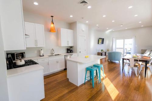 Federal Hill Apartamento | Jennifers Penthouse Panoramic City View Apartment with Deck