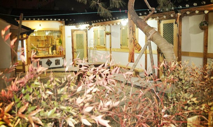 Jeonju Casa | Jeonju Tosarang Guesthouse