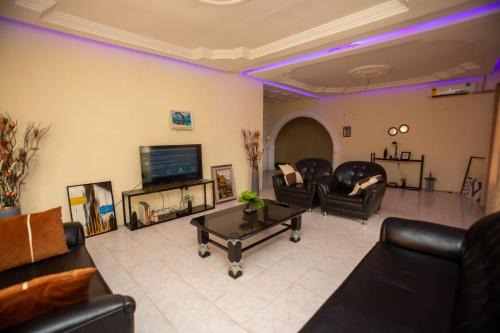 Weija Casa | JesLuv Lodge - West Hills Mall, Accra