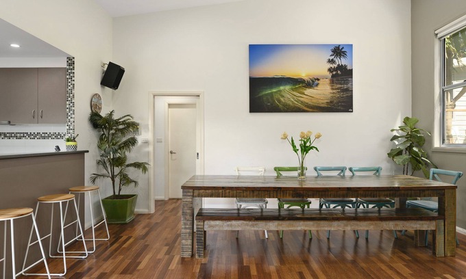 Coffs Harbour Casa | Embarcadero de 4 habitaciones, a pie de playa y arroyo, mascotas amigables