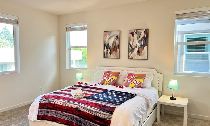 Westmont Casa | Jie's Choice — Luxury New 4b3b Pomona Hideaway