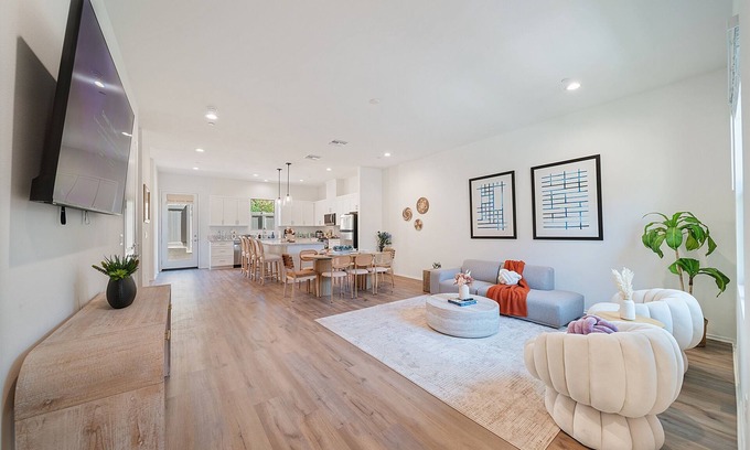 Walnut Casa | Jie’s Golden Walnut - Brand New Modern 4B4B Home