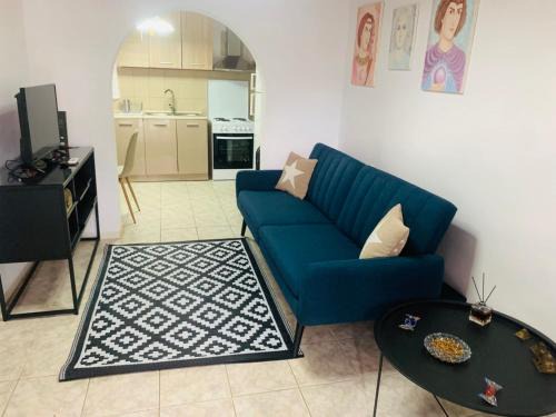 Moudros Casa | Jimmy's Crib