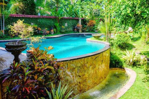 Lodtunduh Villa | Jineng 5 BR Private Pool Villa with Stunning Garden by Basma Groups