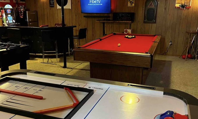 Collingwood Casa | JJ’s collingwood bar & games house.