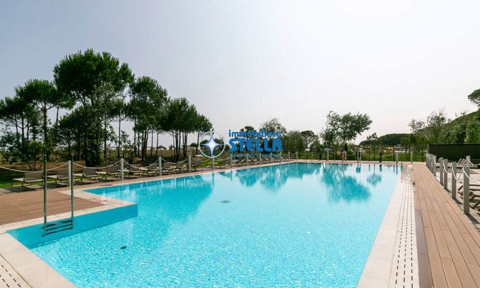 Jesolo Pineta Apartamento | JL Blu Resort * C16 * Seafront with Pool