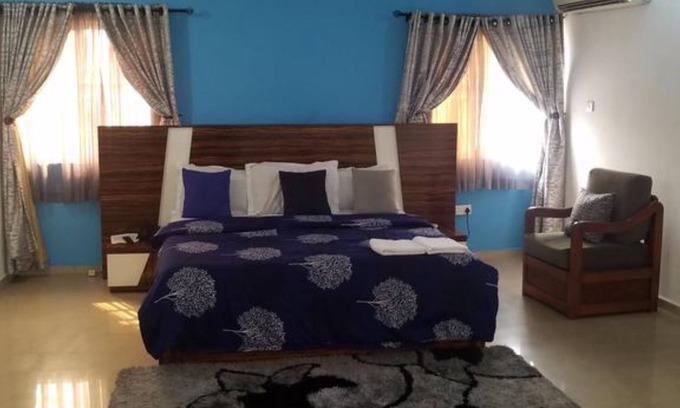 Ofin Casa | Joanne's Court
